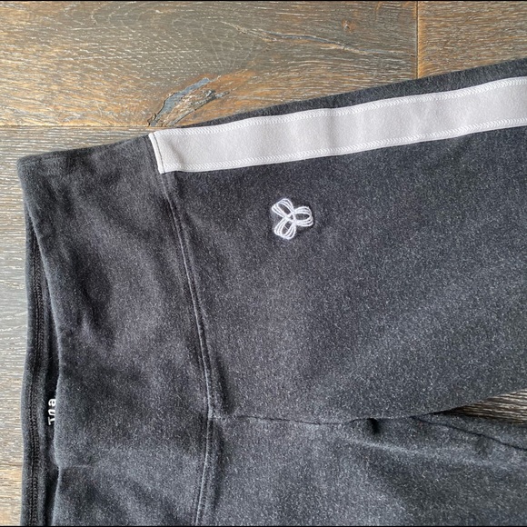 TNA LEGGINGS - Picture 2 of 3